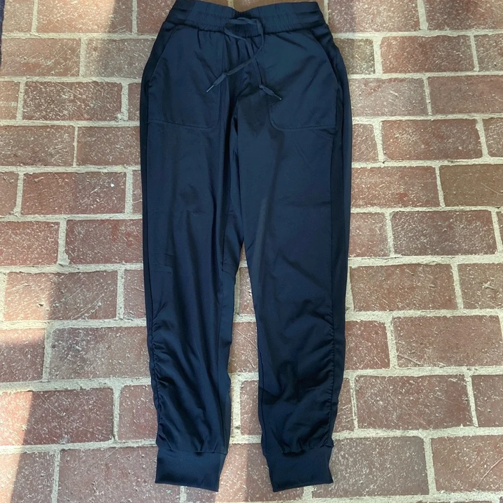 Mondetta EUC Lined High Waisted Joggers - Picture 2 of 14